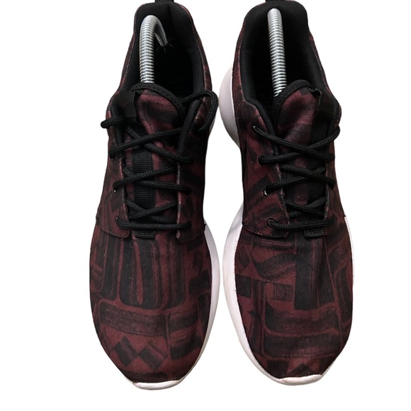 Nike Women's Roshe One Print Night Maroon Running Shoes 844958-601 - Size 9 - Picture 6 of 6